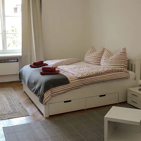 S14 & * 因斯布鲁克