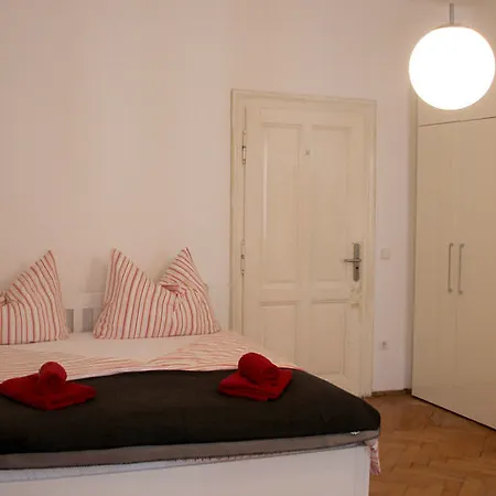 S14 & * 因斯布鲁克